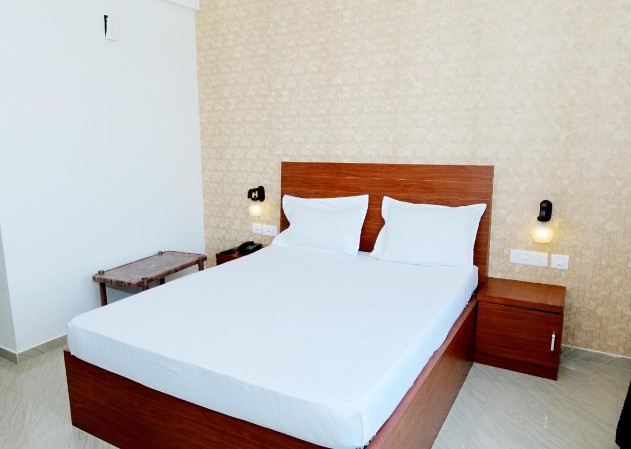 Dwarka Lodging & Boarding Mulki المظهر الخارجي الصورة